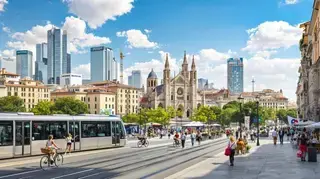 découvrez montpellier, une ville dynamique en pleine évolution, alliant histoire, culture et innovation. explorez ses quartiers en pleine transformation, ses projets ambitieux et son riche patrimoine qui font de cette métropole du sud de la france un lieu de vie attractif et moderne.